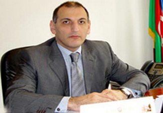 Посол Азербайджана попросил встречи с главой МИД Франции