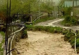 В Азербайджане началась выплата компенсаций жителям сел, пострадавших от селей