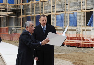 Ильхам Алиев ознакомился с ходом строительства нового здания школы номер 6 - ФОТО