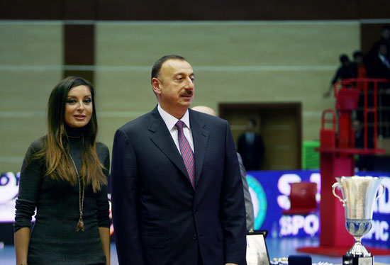 Ильхам Алиев и его супруга Мехрибан Алиева наблюдали за финальной игрой Кубка Челлендж по волейболу - ФОТО