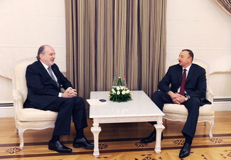 Ильхам Алиев принял учредителя и президента Форума Кранс Монтана