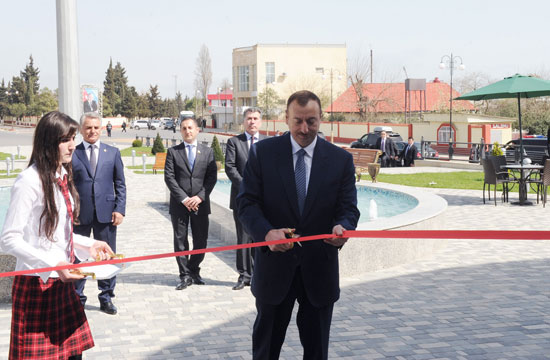 Ильхам Алиев ознакомился с площадью Государственного флага в Астаре и принял участие в открытии Дома молодежи - ФОТО