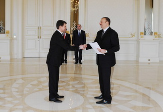 Президент Ильхам Алиев принял верительные грамоты посла Украины в Азербайджане - ФОТО