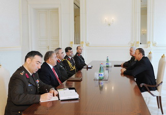 Ильхам Алиев принял командующего сухопутными войсками Турции