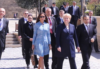 Первая леди Азербайджана и президент Литвы посетили Ичери шехер - ФОТО