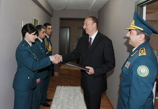 Ильхам Алиев принял участие в церемонии сдачи в эксплуатацию жилого комплекса для сотрудников Госпогранслужбы - ФОТО