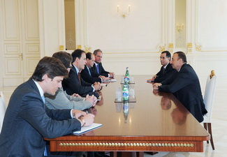 Ильхам Алиев принял делегацию во главе с председателем парламентской группы Британия-Азербайджан
