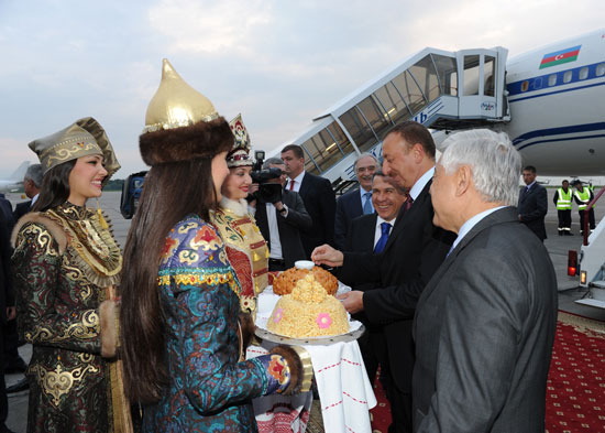 Ильхам Алиев прибыл с рабочим визитом в Республику Татарстан Российской Федерации - ФОТО