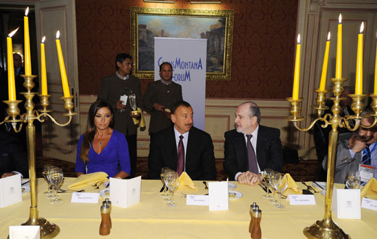 От имени Президента Азербайджана был дан обед в честь участников Форума Кранс Монтана