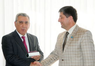 Вручены награды группе лиц, награжденных за заслуги в развитии азербайджанской диаспоры