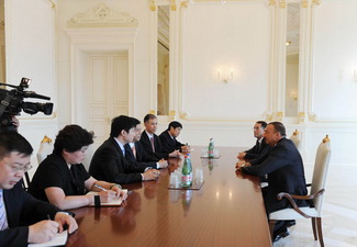 Ильхам Алиев принял заместителя министра коммерции Китая - ФОТО