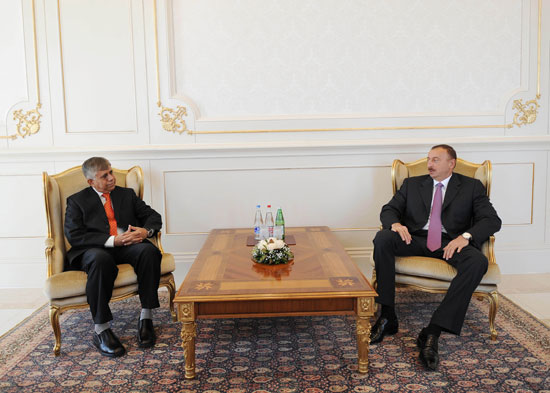 Ильхам Алиев принял верительные грамоты новоназначенного посла Пакистана в Азербайджане - ФОТО
