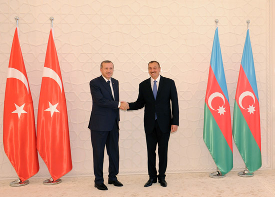 Состоялась церемония официального приветствия премьер-министра Турции - ФОТО