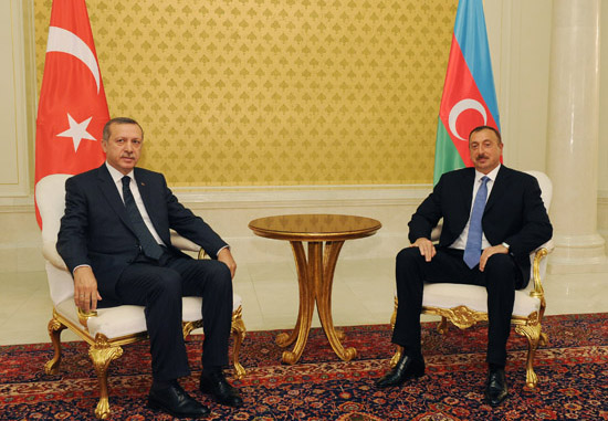 Состоялась встреча один на один Ильхама Алиева и премьер-министра Турции - ФОТО