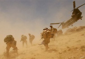 В Афганистане талибы сбили вертолет НАТО, при крушении погибли 37 человек