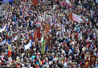 В Мехико прошел марш протеста, люди недовольны тем, как власти борются с наркокартелями