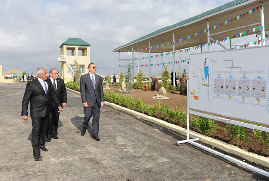 Ильхам Алиев ознакомился с современным зернохранилищным комплексом в Гобустане - ФОТО