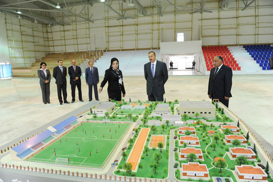 Ильхам Алиев ознакомился с реконструкцией Олимпийского спортивного комплекса в Шамахе - ФОТО
