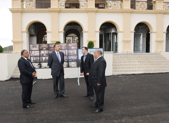 Ильхам Алиев ознакомился с реконструкцией гостиницы «Ширван» в Шамахе - ФОТО