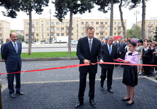 Президент Ильхам Алиев принял участие в открытии музыкальной школы им. Гара Гараева в Баку - ФОТО