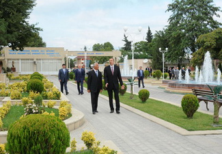 Президент Азербайджана ознакомился с Музеем личностей в Хачмазе - ФОТО