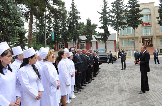 Ильхам Алиев: «В Азербайджане система здравоохранения должна подняться и поднимется до уровня передовых стран мира» - ФОТО