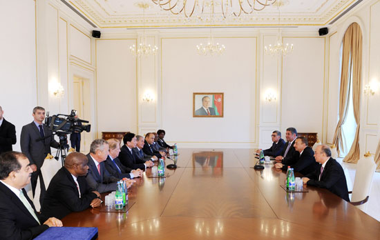 Ильхам Алиев принял президента Международной ассоциации бокса и членов МОК - ФОТО