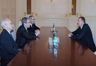 Президент Азербайджана принял нобелевских лауреатов
