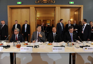 Президент Ильхам Алиев принимает участие в работе саммита «Восточное партнерство» - ФОТО