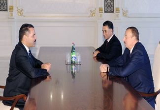 Президент Ильхам Алиев принял генсека Интерпола