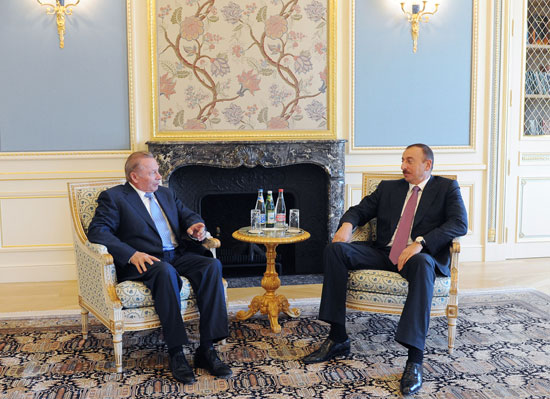 Президент Азербайджана принял бывшего Президента Словакии