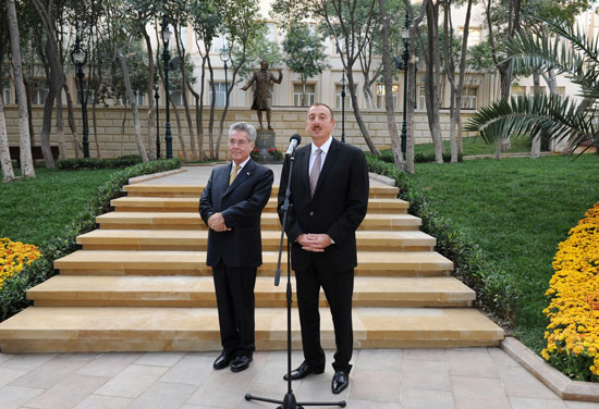 Ильхам Алиев: «Открытие этого памятника является в то же время символом австрийско-азербайджанской дружбы» - ФОТО