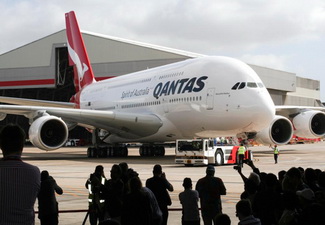 Авиакомпания Qantas отменила 400 рейсов из-за забастовки служащих