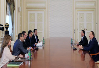 Ильхам Алиев принял делегацию во главе с министром иностранных дел Эквадора