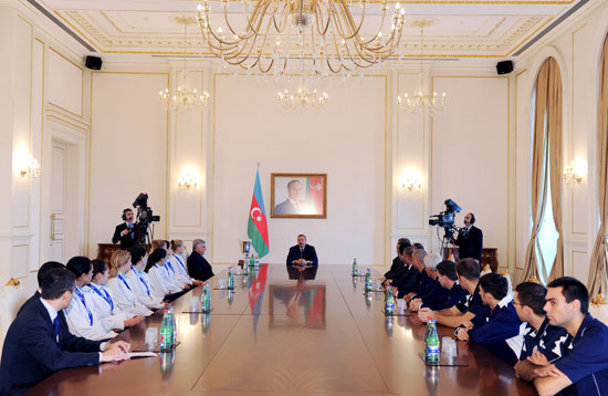 Ильхам Алиев: «В Азербайджане волейбол очень успешно и стремительно развивается» - ФОТО