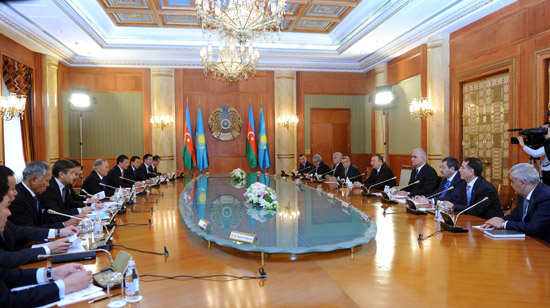 Состоялись переговоры Ильхама Алиева и Нурсултана Назарбаева в расширенном составе - ФОТО