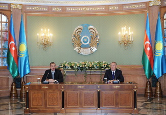 Президенты Азербайджана и Казахстана выступили с заявлениями для печати - ФОТО