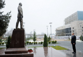 Ильхам Алиев посетил памятник  Гейдару Алиеву в Габале - ФОТО