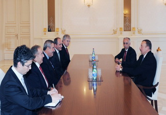 Президент Азербайджана принял делегацию во главе с губернатором Измира