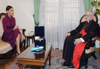 Первая леди Азербайджана встретилась с министром по межрелигиозному диалогу Ватикана