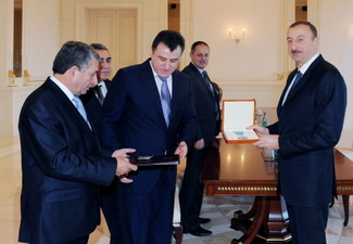 Президенту Азербайджана вручена медаль «Почетный гражданин Астрахани» - ФОТО