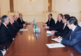 Президент Азербайджана принял делегацию во главе с членом сената Мексики