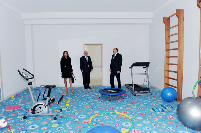 Президент Азербайджана посетил Детскую неврологическую больницу - ФОТО