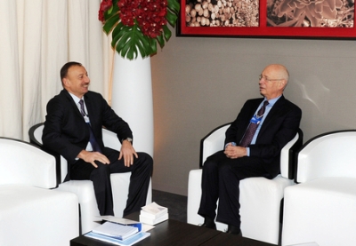 Ильхам Алиев встретился с учредителем и исполнительным директором Всемирного экономического форума - ФОТО