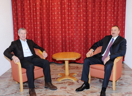 Ильхам Алиев встретился с руководством германского Deutsche Bank