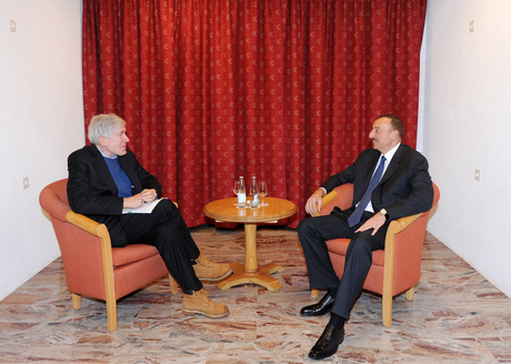 Ильхам Алиев встретился с заместителем госсекретаря США по вопросам экономики - ФОТО