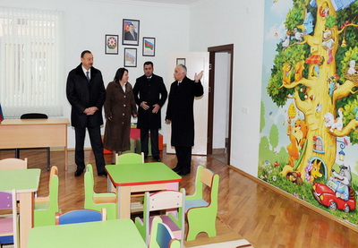 Ильхам Алиев ознакомился с детсадами в Наримановском и Сураханском районах после капремонта - ФОТО