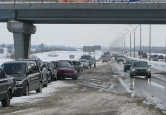 В Баку произошла цепная авария, столкнулись 11 автомобилей