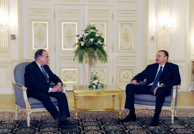 Ильхам Алиев принял министра культуры и коммуникаций Франции