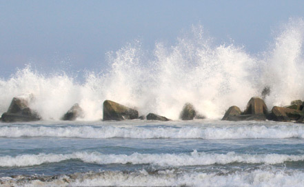 Цунами достигло индонезийского острова Ниас